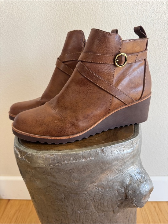 Life Stride Shoes - Women’s Brown Wedge Boots